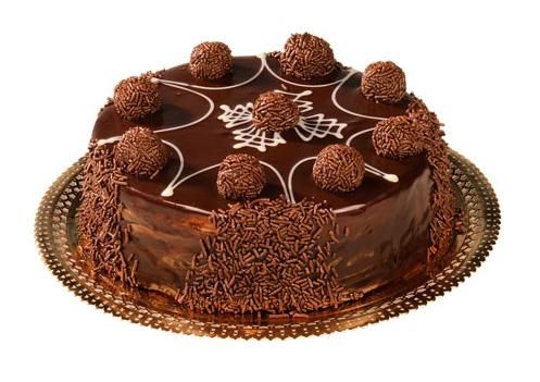 torta de brigadeiro cremoso.